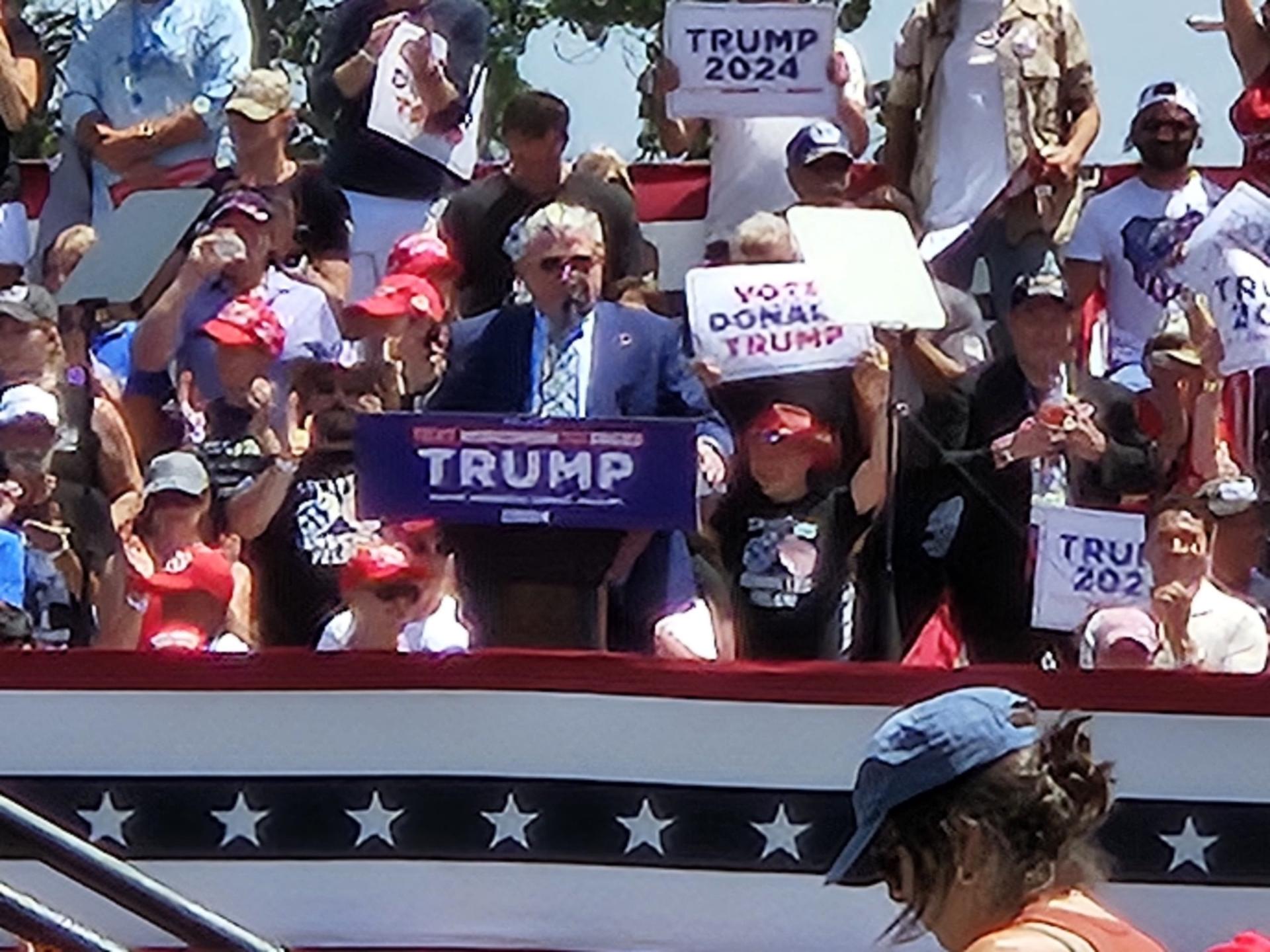 Trump Campaign Launches Wisconsin Bus Tour as Harris Leads in Polls